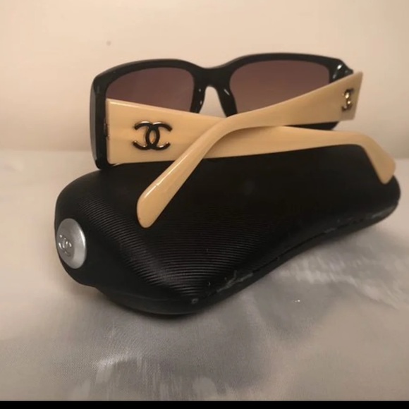 CHANEL Accessories - CHANEL Sunglasses EUC 1.5 inch height Black with T